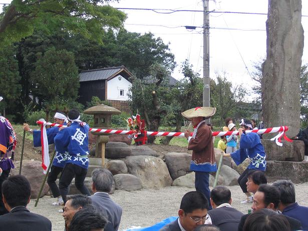 小坂八幡社手水舎・参道　竣工式_b0062748_22455432.jpg