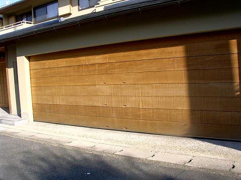 木製電動シャッターの洗い 中野 馨一が創る 外構 庭造りの現場 木製電動シャッターの洗い 中野 馨一が創る 外構 庭造りの現場