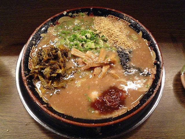 超濃厚こってり豚骨ラーメン　無鉄砲大阪本店_f0051283_18335556.jpg