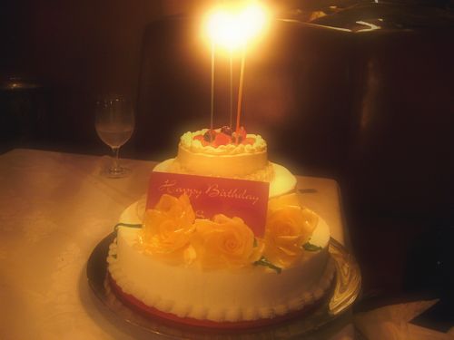 ♡｡･*｡ﾟ+　　代官山　タブローズ　TABLEAUX　で　Happy 　Happy birthday  .+ﾟ｡*･｡♡_a0053662_075552.jpg