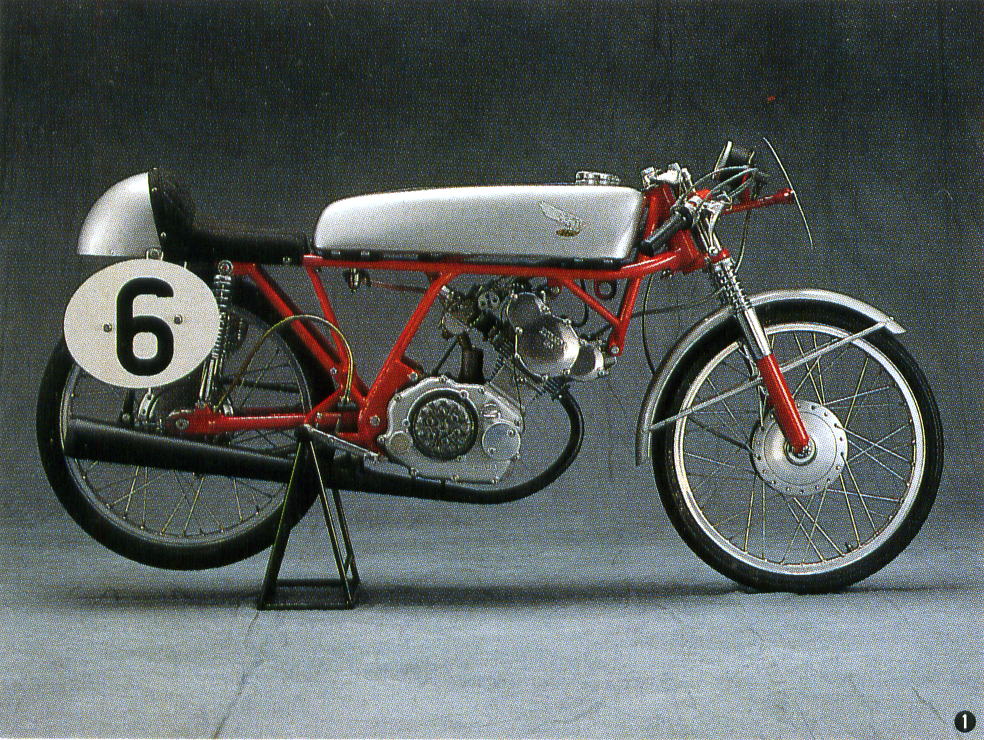 ５５．　温故知新？　HONDA　CR110　と　ドリーム５０　_b0076232_644372.jpg