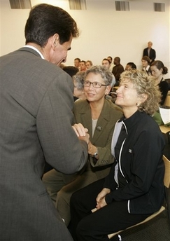 California: Gay marriage advocates vow to appeal_d0066343_2245349.jpg
