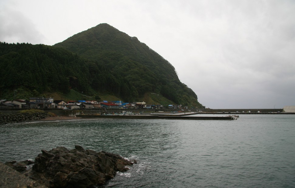 福島町浦和漁港鮭釣風景_e0070035_12161482.jpg