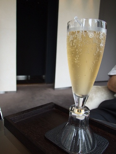 「銀座 SPAZIO BRERA 3Fのカフェラウンジ」_a0000029_23223755.jpg