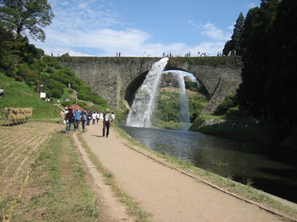 通潤橋と鮎の瀬大橋_e0087681_22563956.jpg