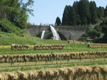 通潤橋と鮎の瀬大橋_e0087681_23361592.jpg