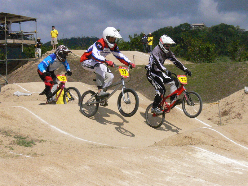 ２００６UCI国際BMX選手権日本大会in笠岡VOL1 エリートメン予選〜決勝画像垂れ流し_b0065730_14395647.jpg