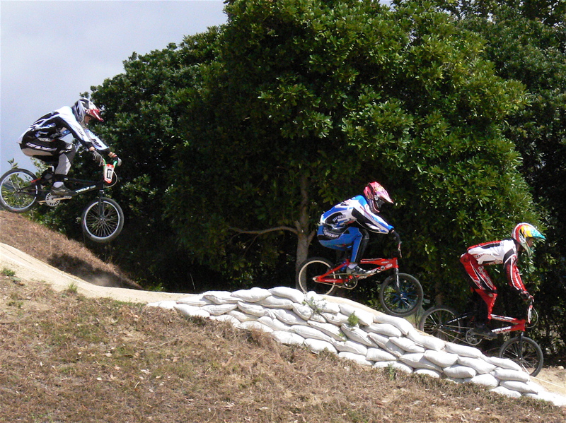 2006UCI国際BMX選手権日本大会IN笠岡VOL2エリートジュニアクラス予選〜決勝の画像垂れ流し_b0065730_20292741.jpg