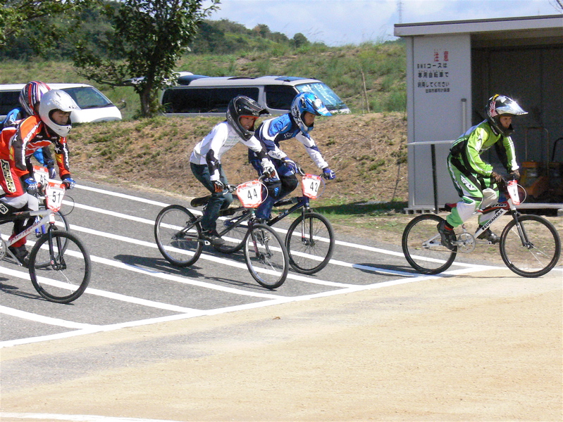 2006UCI国際BMX選手権日本大会IN笠岡VOL4年齢別クラス予選第１ヒートの画像垂れ流し_b0065730_11501548.jpg