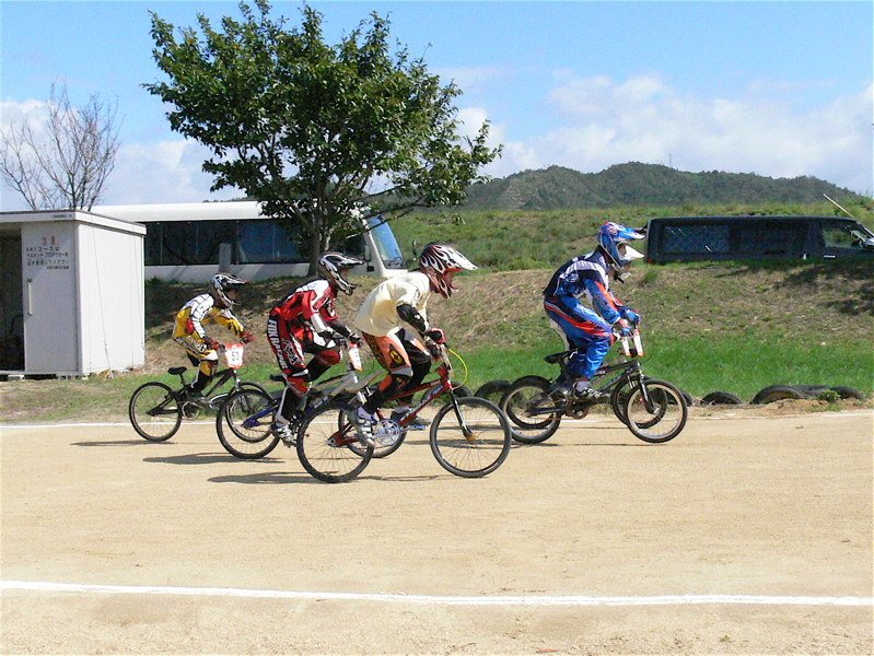 2006UCI国際BMX選手権日本大会IN笠岡VOL4年齢別クラス予選第１ヒートの画像垂れ流し_b0065730_11593968.jpg