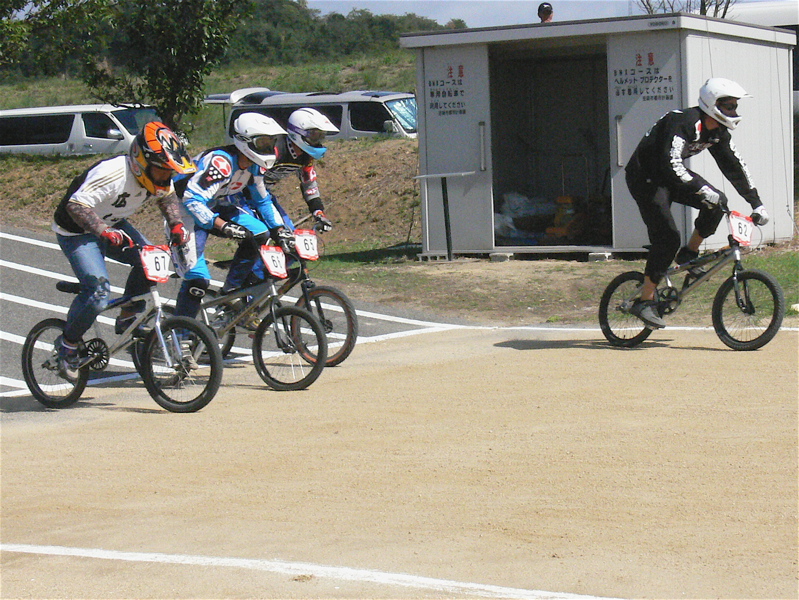 2006UCI国際BMX選手権日本大会IN笠岡VOL4年齢別クラス予選第１ヒートの画像垂れ流し_b0065730_1212130.jpg