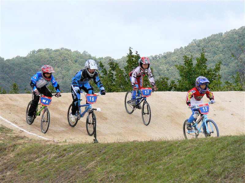 2006UCI国際BMX選手権日本大会IN笠岡VOL5年齢別クラス予選第2ヒートの画像垂れ流し_b0065730_14251623.jpg