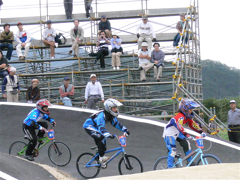 2006UCI国際BMX選手権日本大会IN笠岡VOL5年齢別クラス予選第2ヒートの画像垂れ流し_b0065730_1428712.jpg