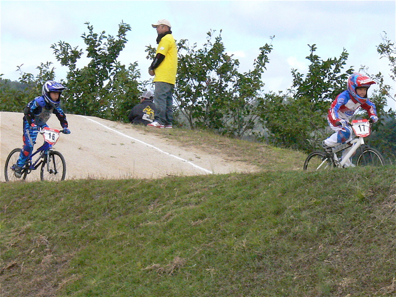 2006UCI国際BMX選手権日本大会IN笠岡VOL5年齢別クラス予選第2ヒートの画像垂れ流し_b0065730_14445734.jpg