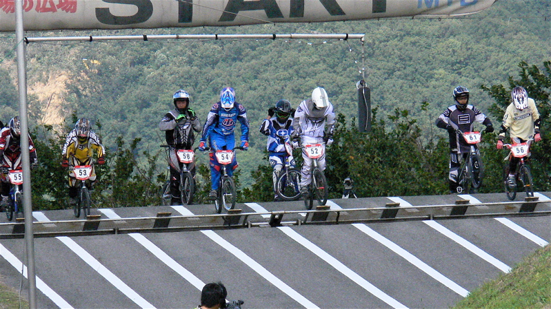 2006UCI国際BMX選手権日本大会IN笠岡VOL5年齢別クラス予選第2ヒートの画像垂れ流し_b0065730_15165663.jpg