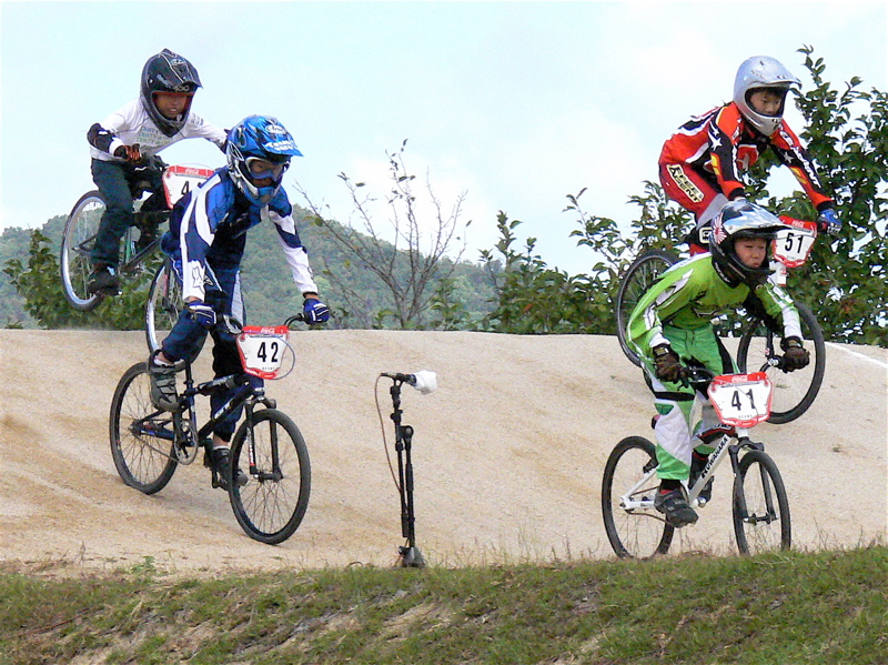 2006UCI国際BMX選手権日本大会IN笠岡VOL5年齢別クラス予選第2ヒートの画像垂れ流し_b0065730_1552593.jpg