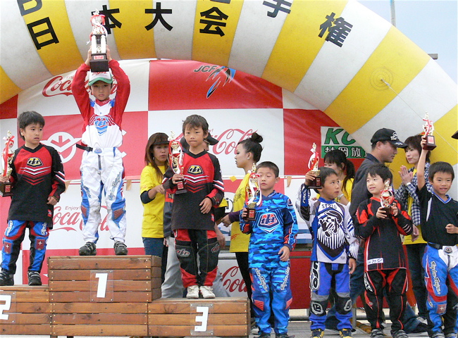 2006UCI国際BMX選手権日本大会IN笠岡VOL6年齢別クラス決勝画像垂れ流し_b0065730_19274785.jpg
