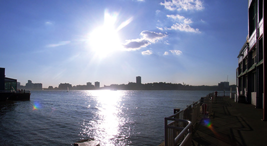 秋のハドソン川沿いの風景-チェルシーピア桟橋より_b0007805_10333098.jpg