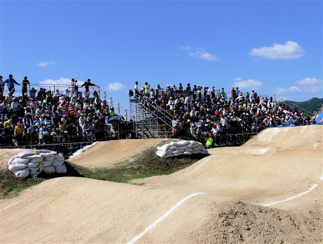 笠岡市長杯争奪BMX選手権大会VOL5年齢別クラス決勝の画像垂れ流し_b0065730_2383886.jpg