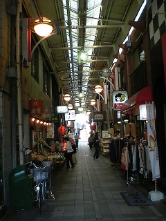 横川駅前を歩く①～くろすろーど商店街_f0029441_821325.jpg