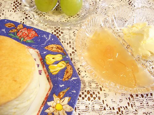 大倉陶園 ブルーローズ と 双子ちゃん 目玉焼きで 朝ごはん。。。.゜。*.。♡_a0053662_973518.jpg