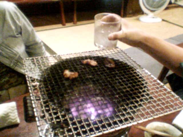 週末は炭火焼肉で、乾杯！_e0018107_13411169.jpg