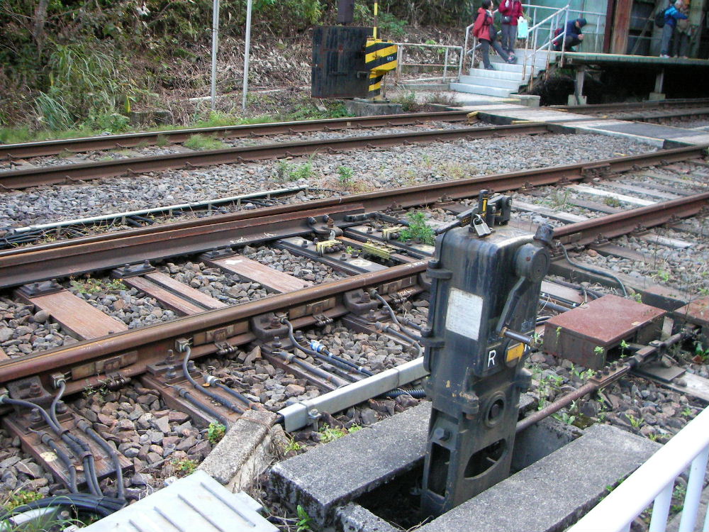 峠駅と板谷駅のスイッチバック遺構_f0100593_7242924.jpg