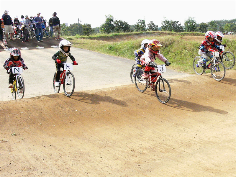 JOSF１０月緑山定期戦VOL3BMXクラス予選第１ヒート画像垂れ流し_b0065730_2243415.jpg