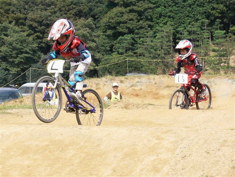 JOSF１０月緑山定期戦VOL3BMXクラス予選第１ヒート画像垂れ流し_b0065730_22435862.jpg