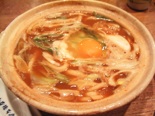 総本家と本店の争い　山本屋味噌煮込みうどん_c0056180_1927570.jpg