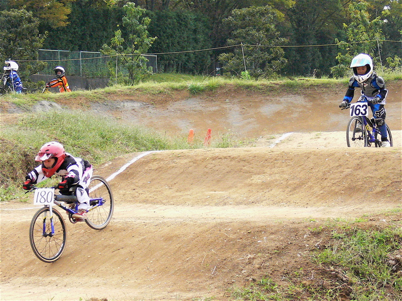 JOSF１０月緑山定期戦VOL5BMXクラス予選第2ヒート画像垂れ流し_b0065730_22494793.jpg