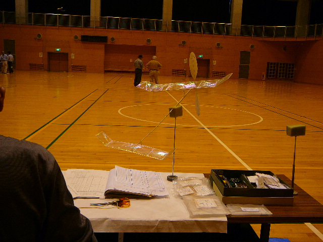 インドア高津 2006年10月19日 飛行会招待_d0067943_2216531.jpg