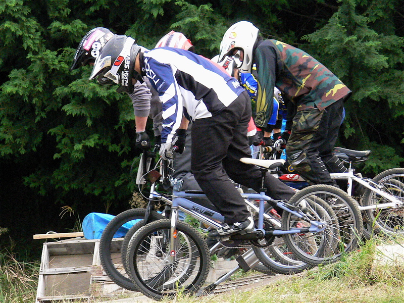 JOSF１０月緑山定期戦VOL6BMXクラス予選第3ヒート画像垂れ流し_b0065730_23593578.jpg