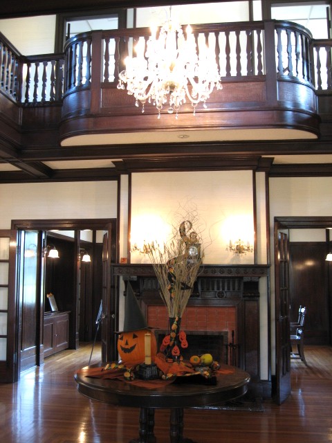 【山手111番館のハロウィン飾り】_b0009849_17431833.jpg