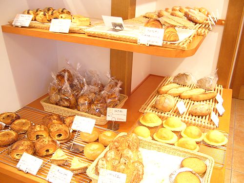 　ファミーユ　代官山　DIKANYAMA FAMILLE　美味しいパン。。。.゜。*．。♡_a0053662_202080.jpg