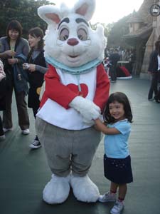 ユキちゃんのディズニーランド体験_f0106597_1193779.jpg