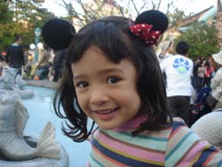 ユキちゃんのディズニーランド体験_f0106597_1501429.jpg