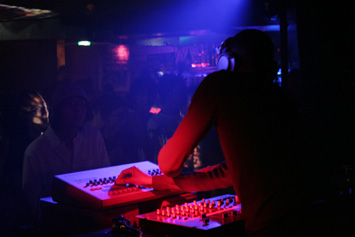 One Man Spaceship lands in Kyoto_b0023912_20465468.jpg