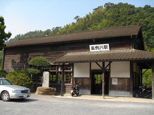 100年の田舎駅舎 : ぼくのままの若さの秘訣は？