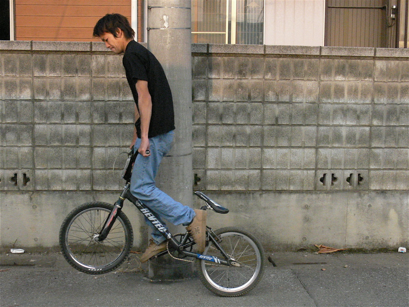 あっくんの日記 : ゴリラな日 VOL3 電柱スタート?..._b0065730_2064880.jpg