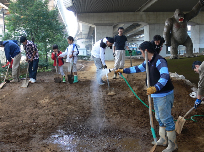 ドカタマニア、ドットコムVOL6 川口ゴリラ公園BMXコース整備_b0065730_1827256.jpg