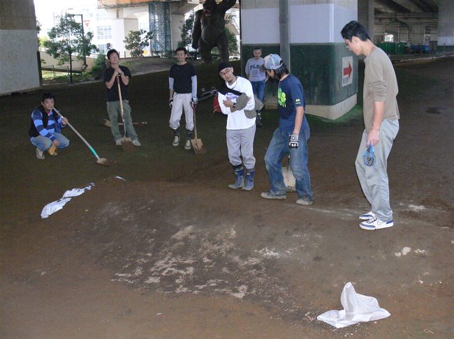 ドカタマニア、ドットコムVOL6 川口ゴリラ公園BMXコース整備_b0065730_18385353.jpg