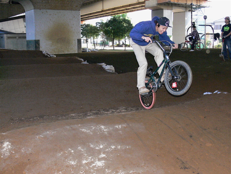 ドカタマニア、ドットコムVOL6 川口ゴリラ公園BMXコース整備_b0065730_18492489.jpg