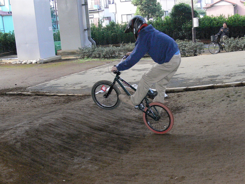 ドカタマニア、ドットコムVOL6 川口ゴリラ公園BMXコース整備_b0065730_18521276.jpg