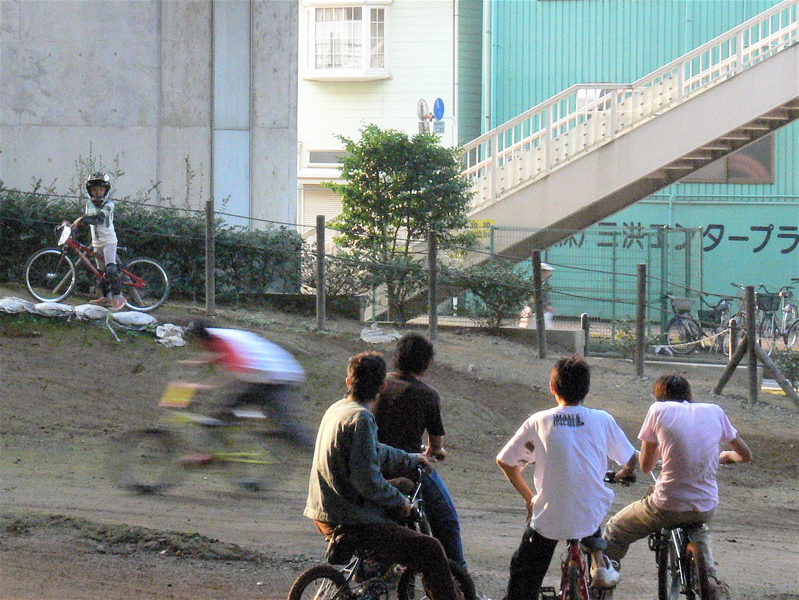 ドカタマニア、ドットコムVOL6 川口ゴリラ公園BMXコース整備_b0065730_18572480.jpg