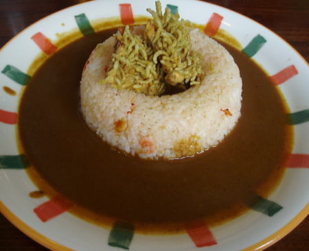 清水の老舗「サンライス」と「DELHI\'S CURRY」_b0055202_0027100.jpg