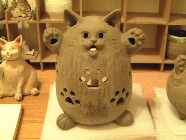 猫のランプシェード2号 と 猫小物入れ あんにゅいん 陶芸猫さん