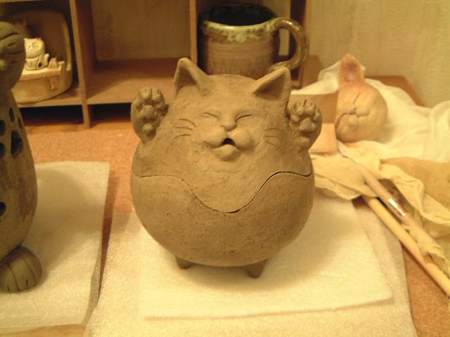 猫のランプシェード2号 と 猫小物入れ あんにゅいん 陶芸猫さん