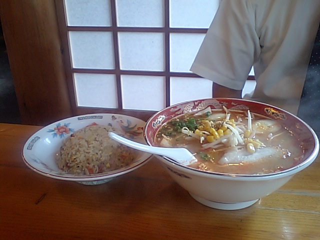 ラーメン 自由軒_a0077663_572123.jpg