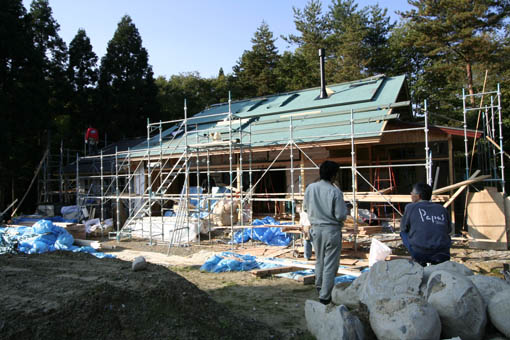 Q1前沢の家12 : 断熱・気密施工2_e0054299_13195919.jpg